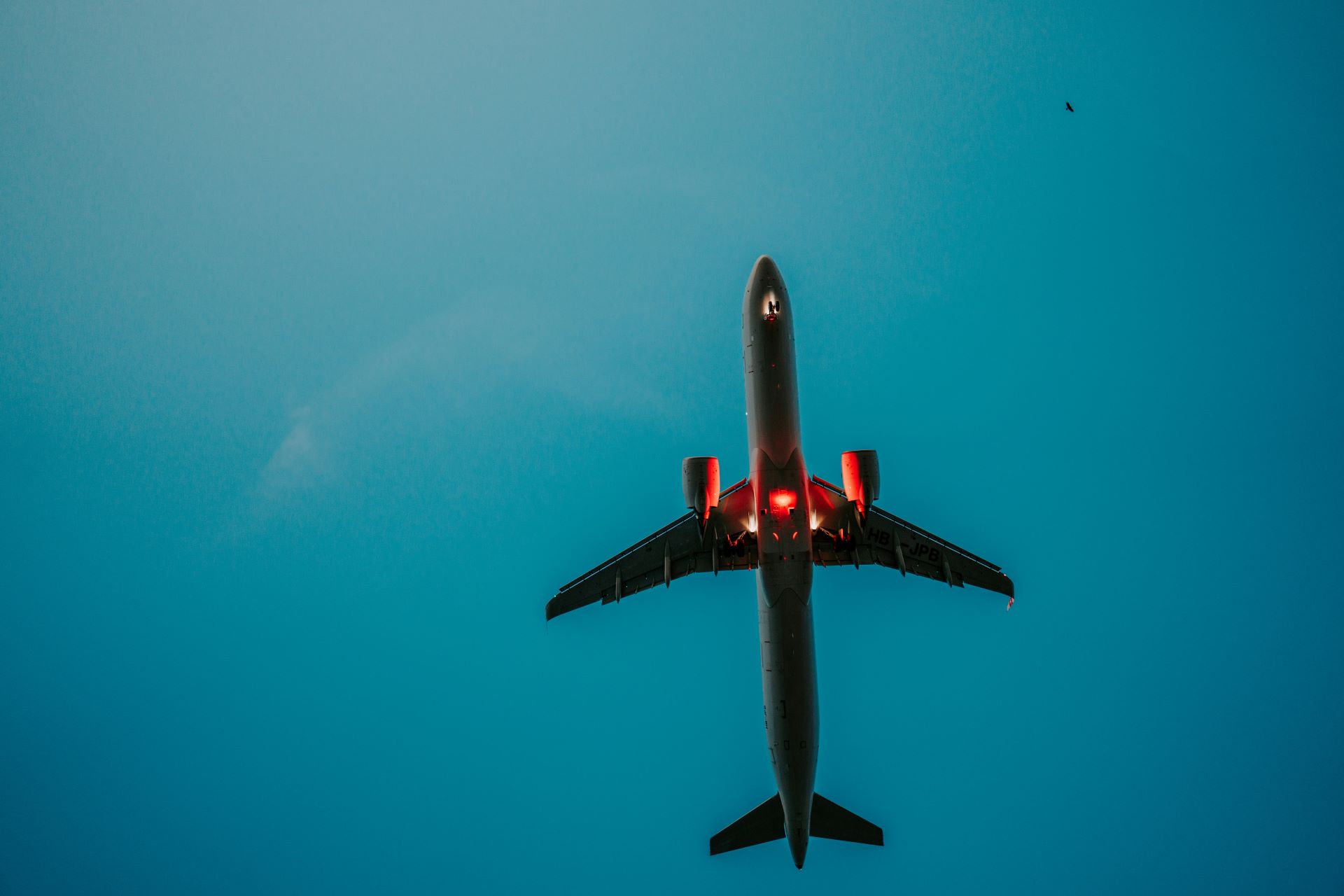 the-truth-behind-last-minute-flight-deals-exposed-1