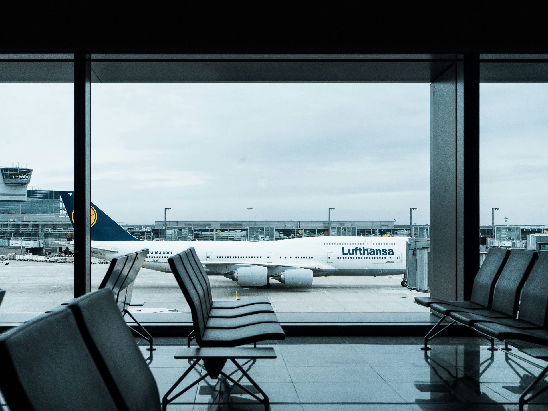 Traveling Smarter Airline Data Drives Tourism Innovation-1