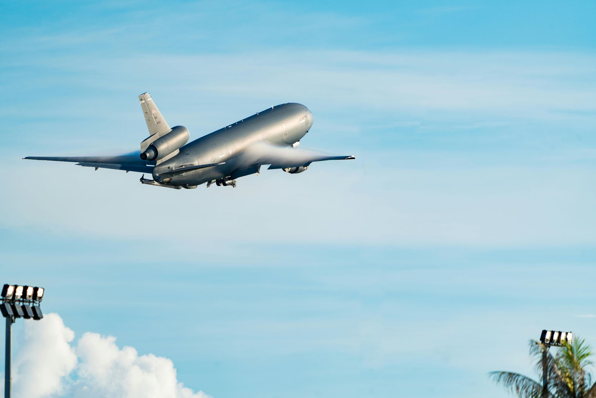 airline-loyalty-programs-fueling-global-travel-adventures-1.jpg