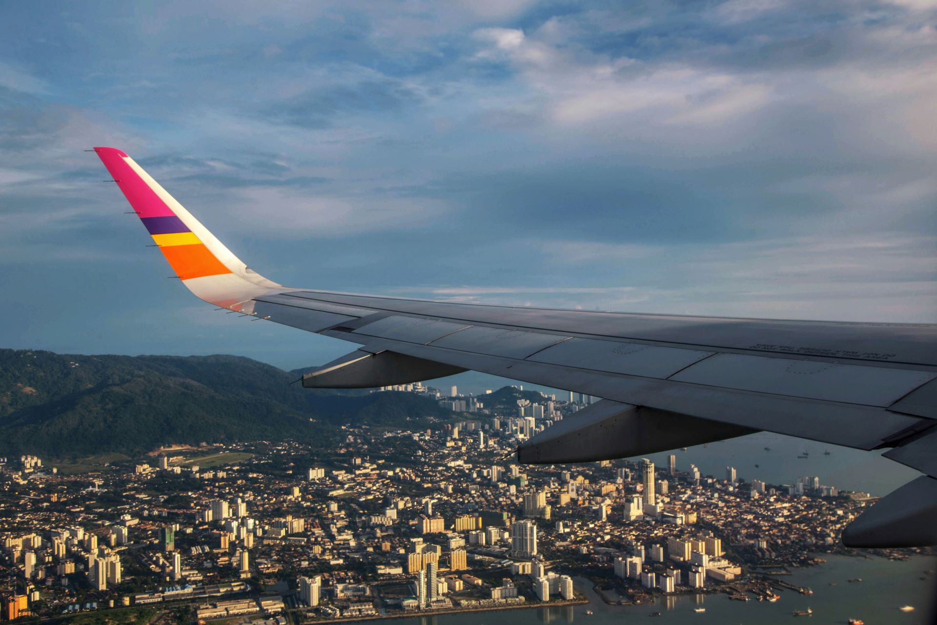 airline-loyalty-programs-fueling-global-travel-adventures.jpg