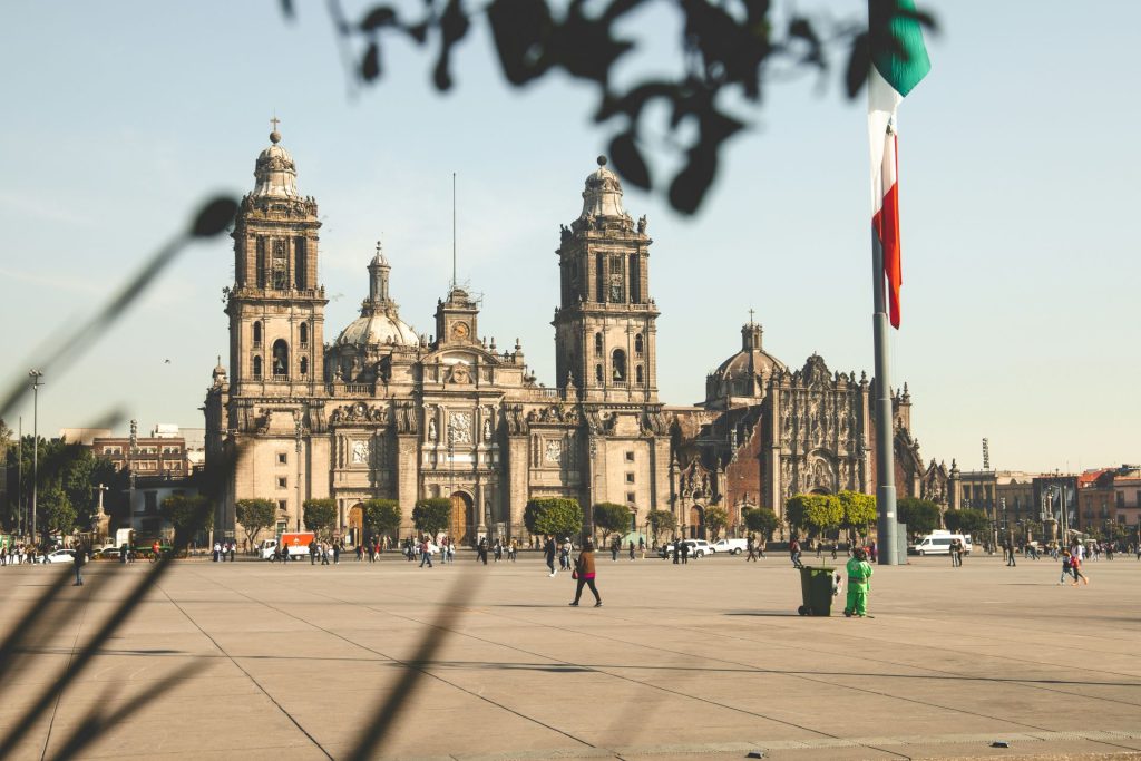 airline-tickets-to-mexico-1-1024x683.jpg