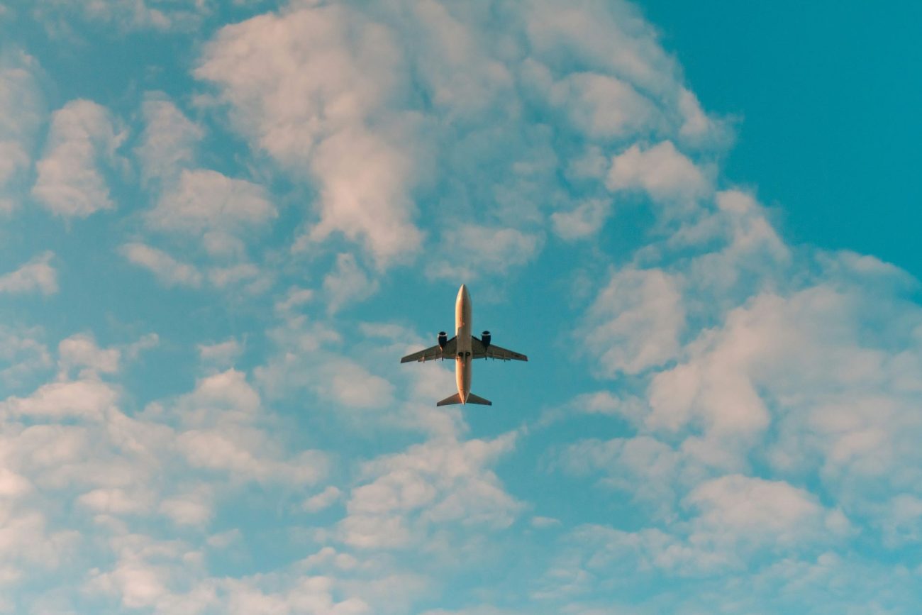 airline-trends-to-watch-in-2025-whats-next-for-flight-tourism-1-1300x867.jpg