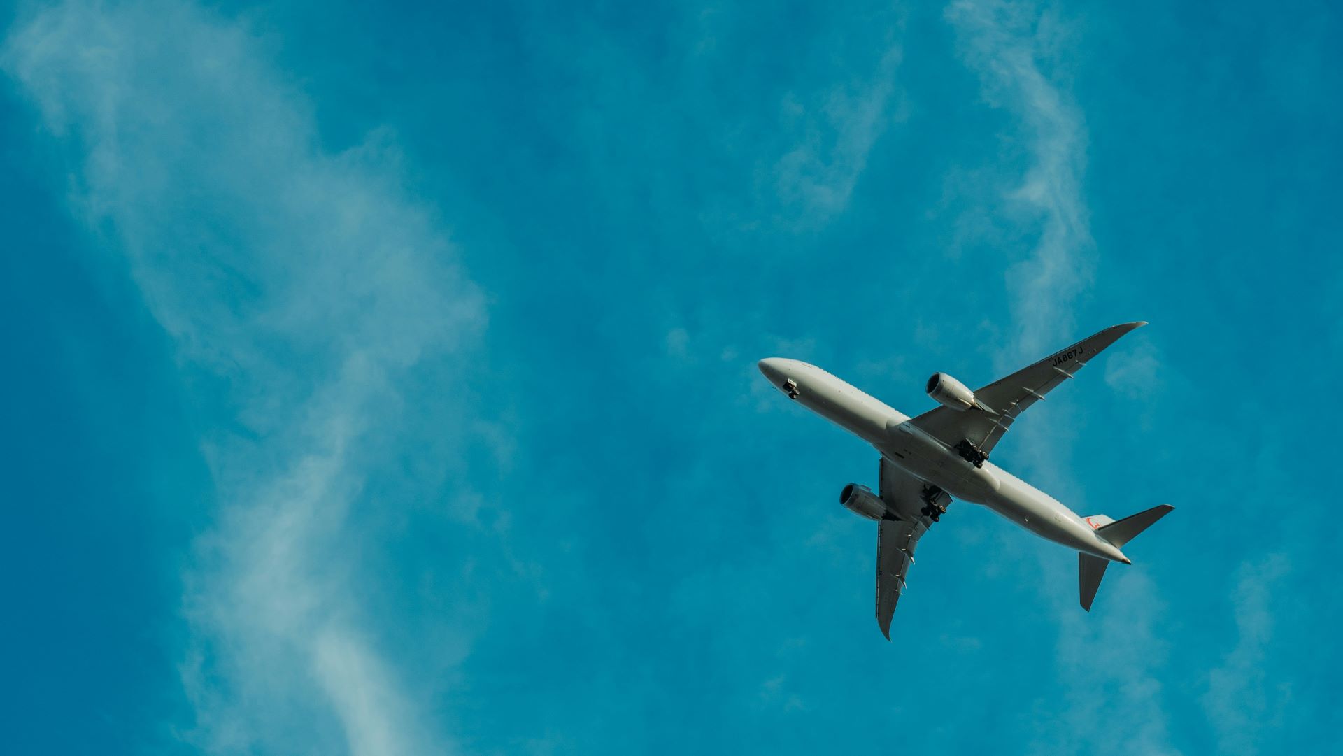 airline-trends-to-watch-in-2025-whats-next-for-flight-tourism.jpg