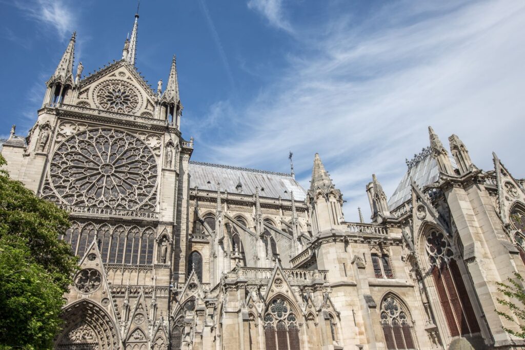 booking-airline-tickets-to-france-architecture-1024x683.jpg