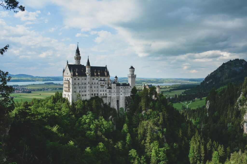 booking-airline-tickets-to-germany-1024x683.jpg