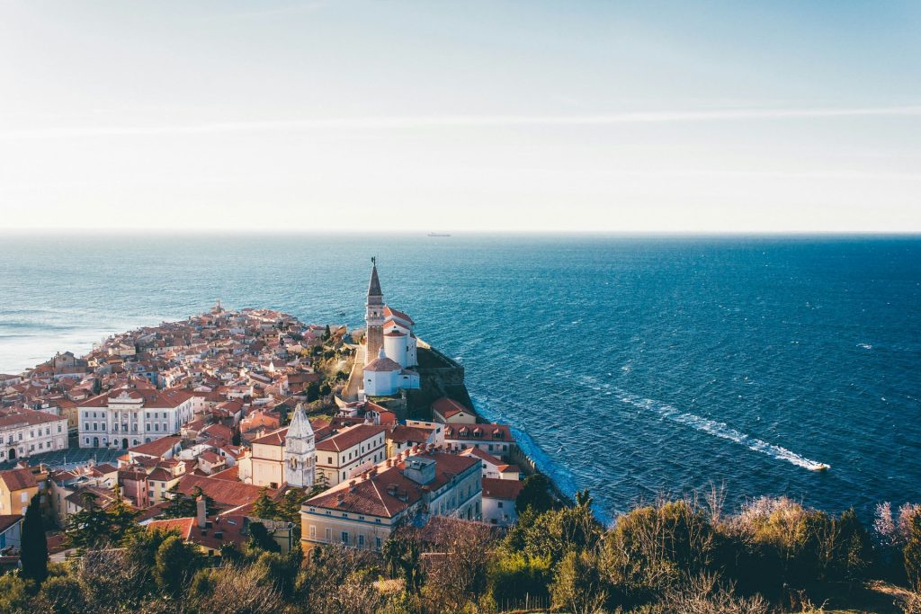 booking-airline-tickets-to-slovenia-1-1024x683.jpg