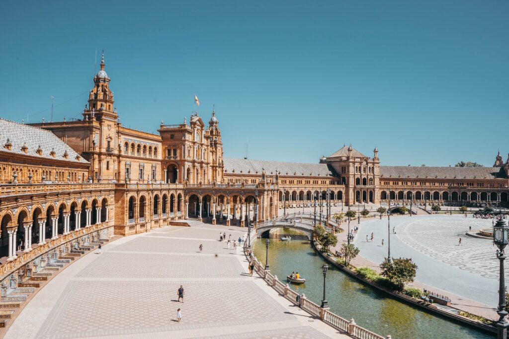 booking-airline-tickets-to-spain-1024x683.jpg
