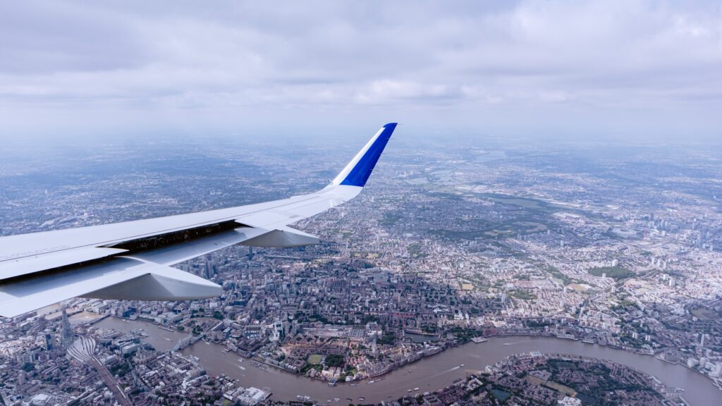booking-airline-tickets-to-the-uk-1024x576.jpg