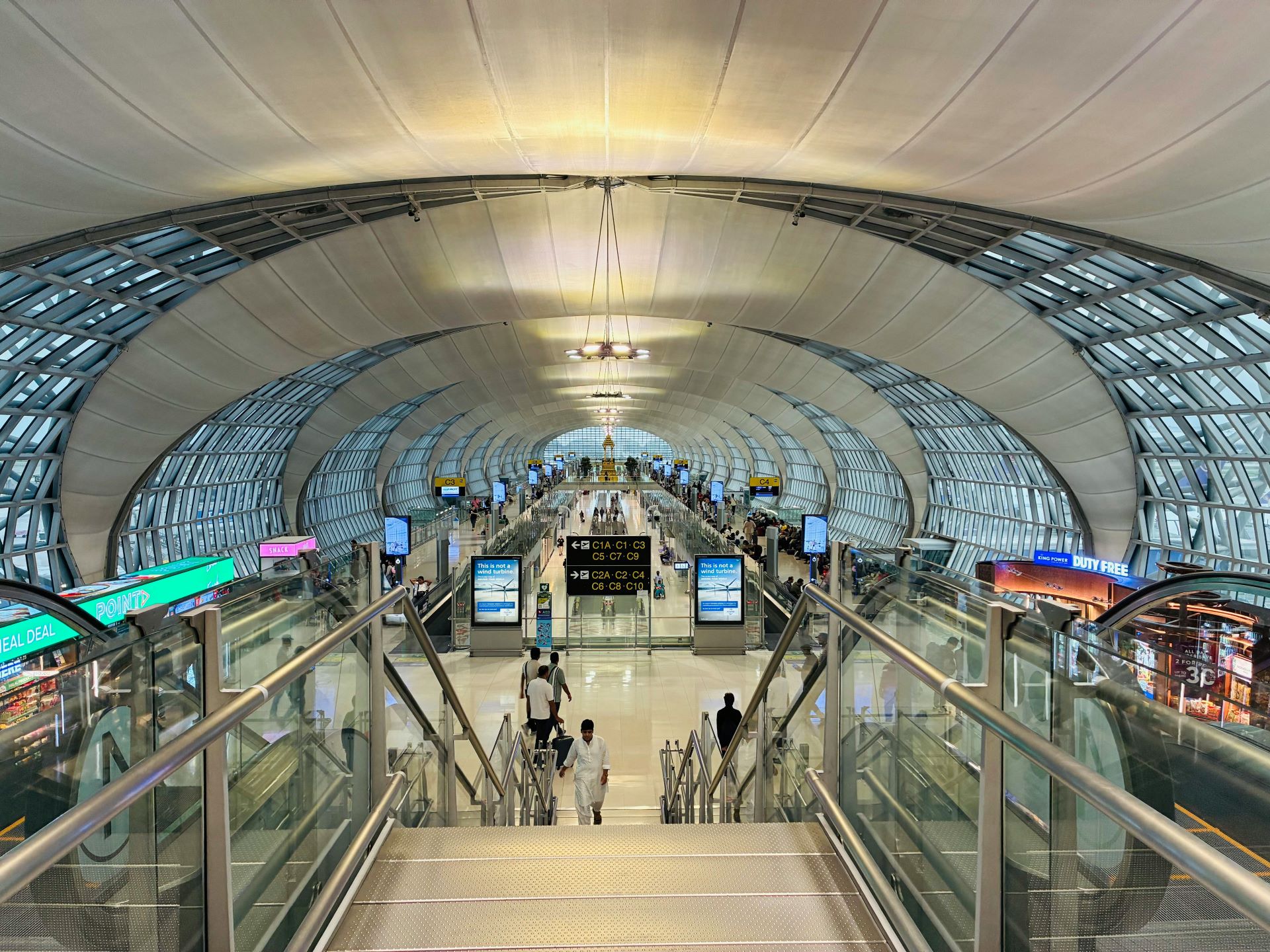 cultural-experiences-at-airports-a-destination-of-discovery-1