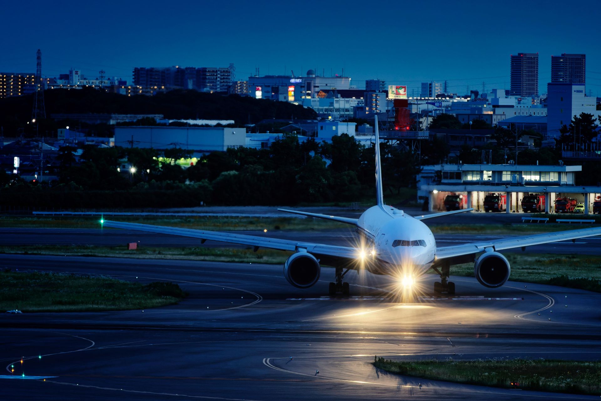Dynamic Pricing & Travel How Airfares Shape Destination Demand-1