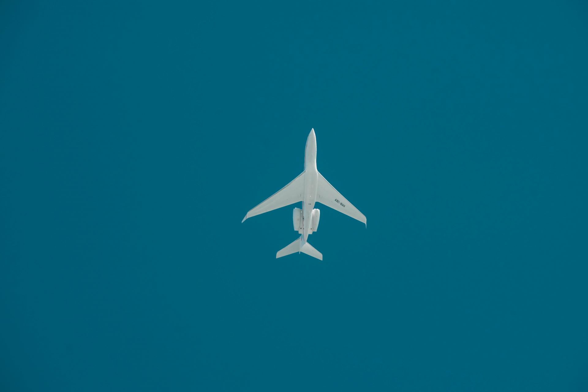 evolution-of-airline-tourism-through-the-decades.jpg