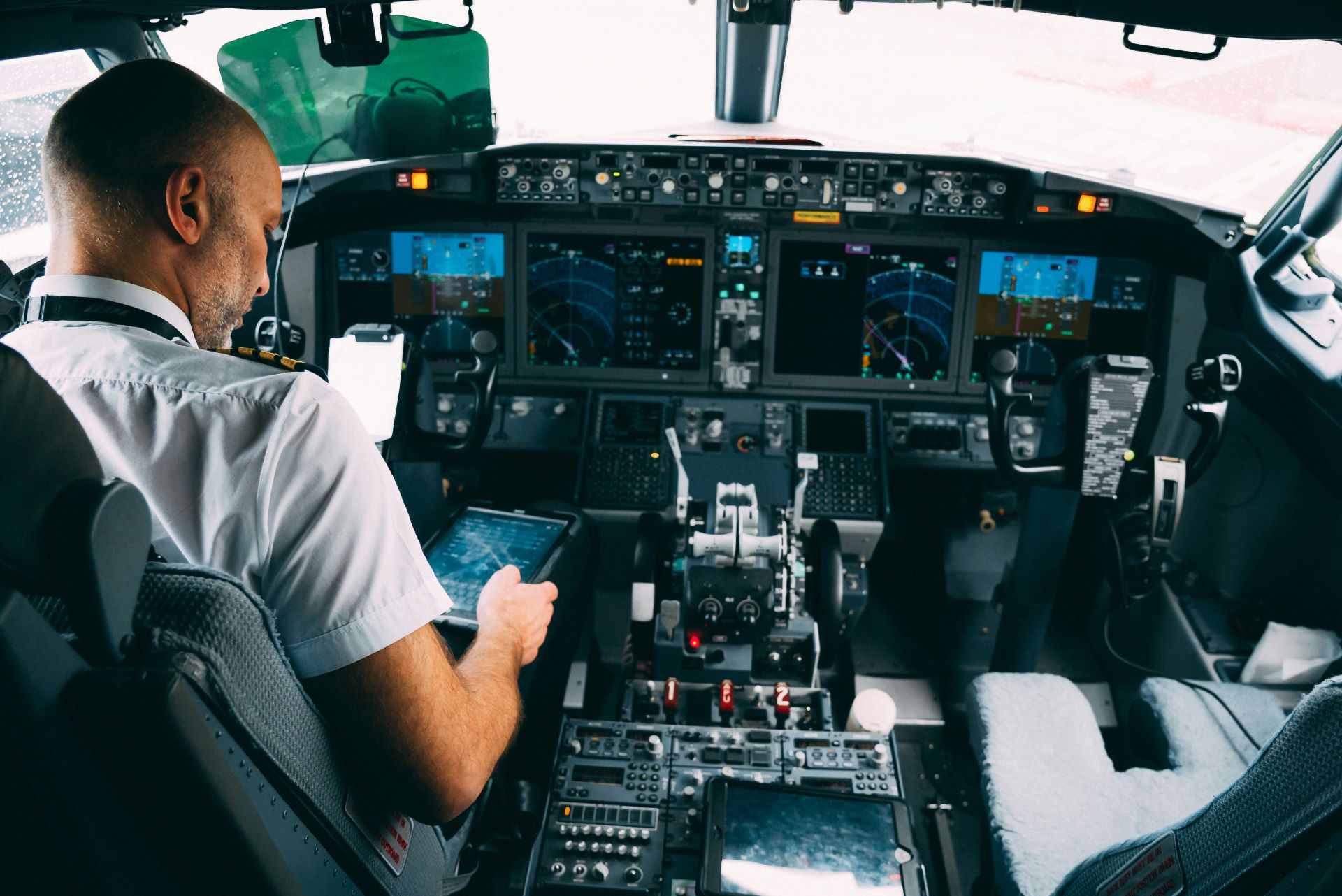 from-pilots-to-planners-the-people-connecting-tourists-with-the-world-2.jpg
