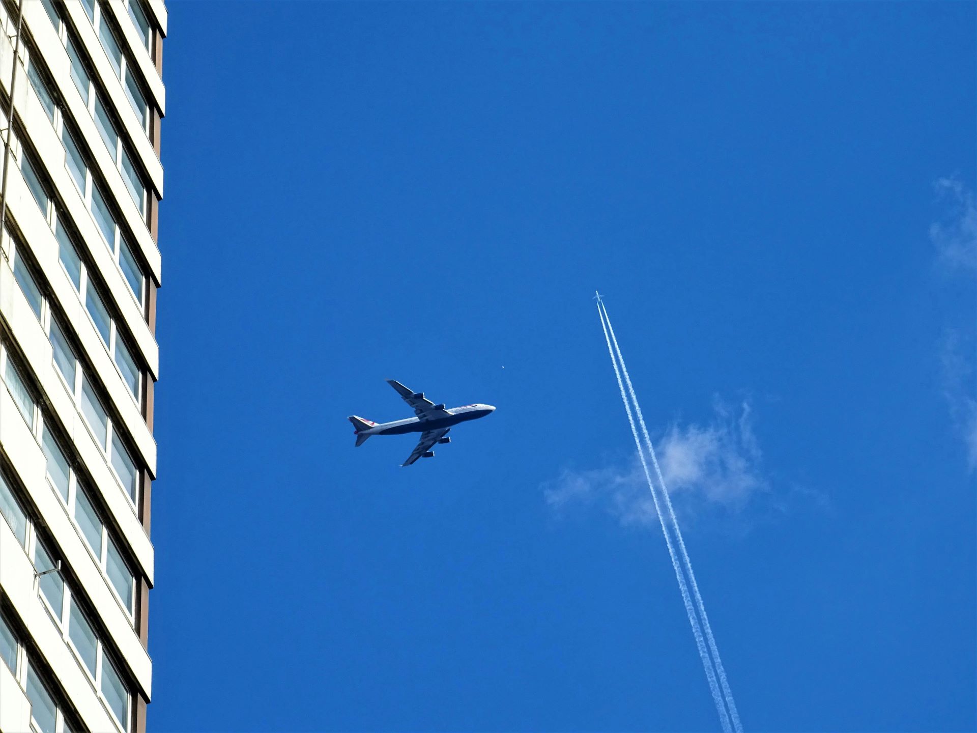 how-airlines-compete-on-high-demand-travel-routes