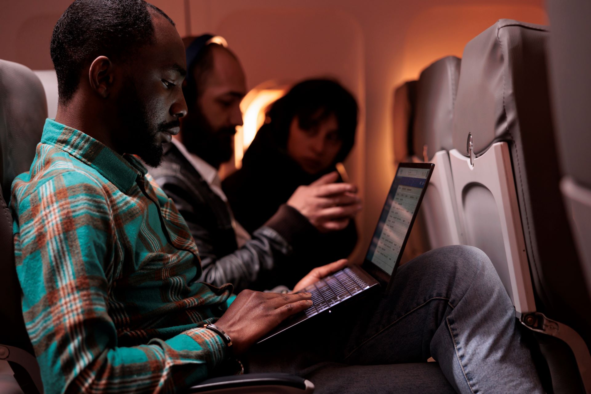 how-airlines-use-social-media-to-engage-travelers-2.