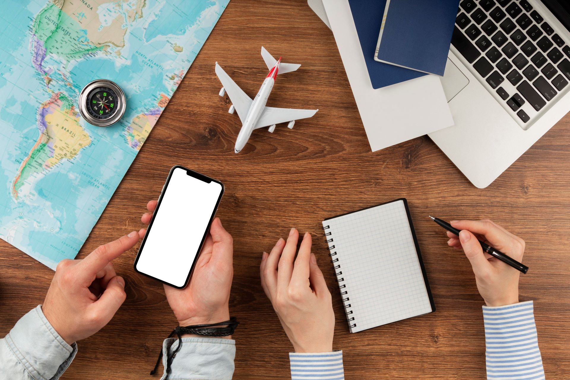 how-airlines-use-social-media-to-engage-travelers