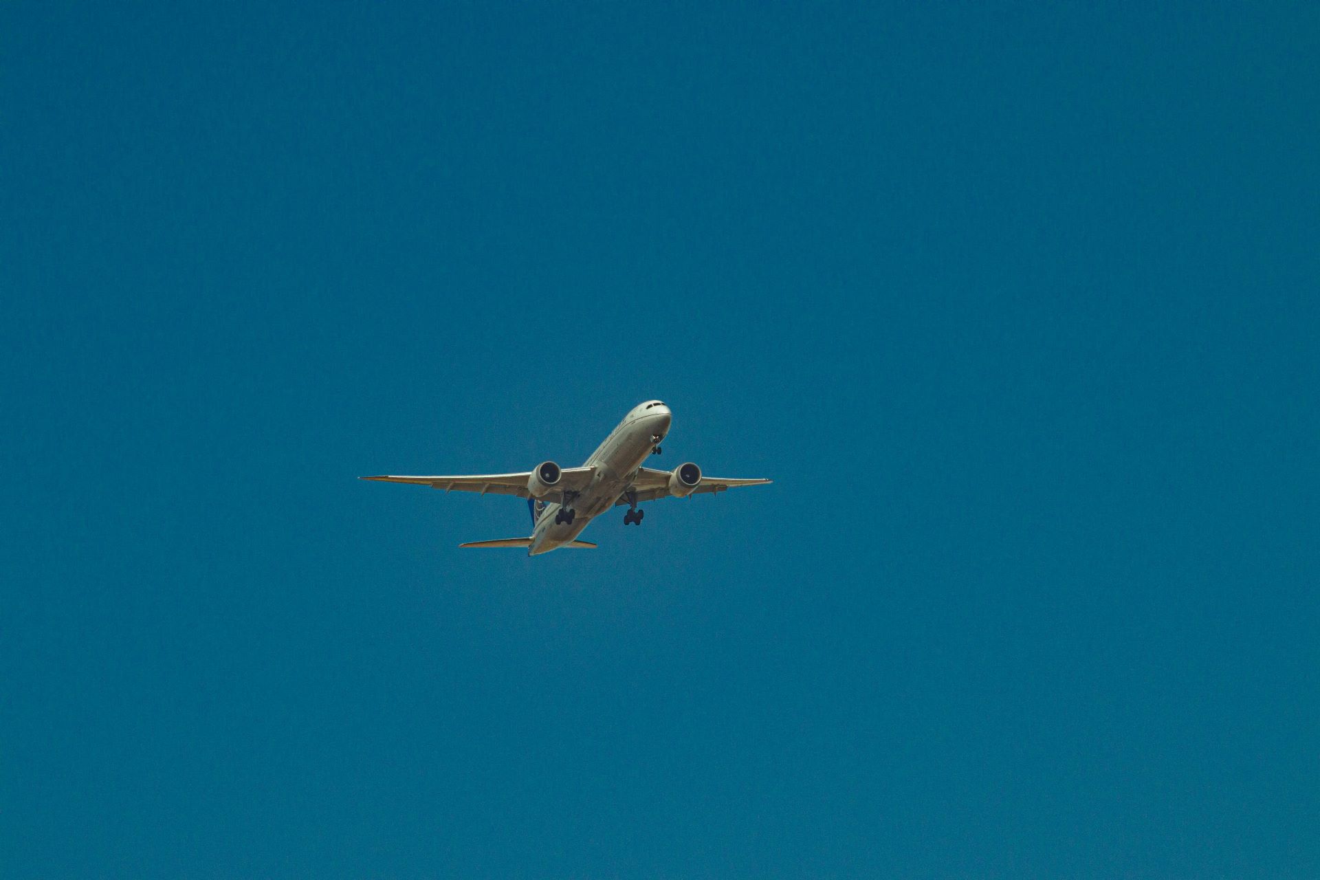 mastering-jet-lag-smarter-time-travel-for-airline-tourism-2