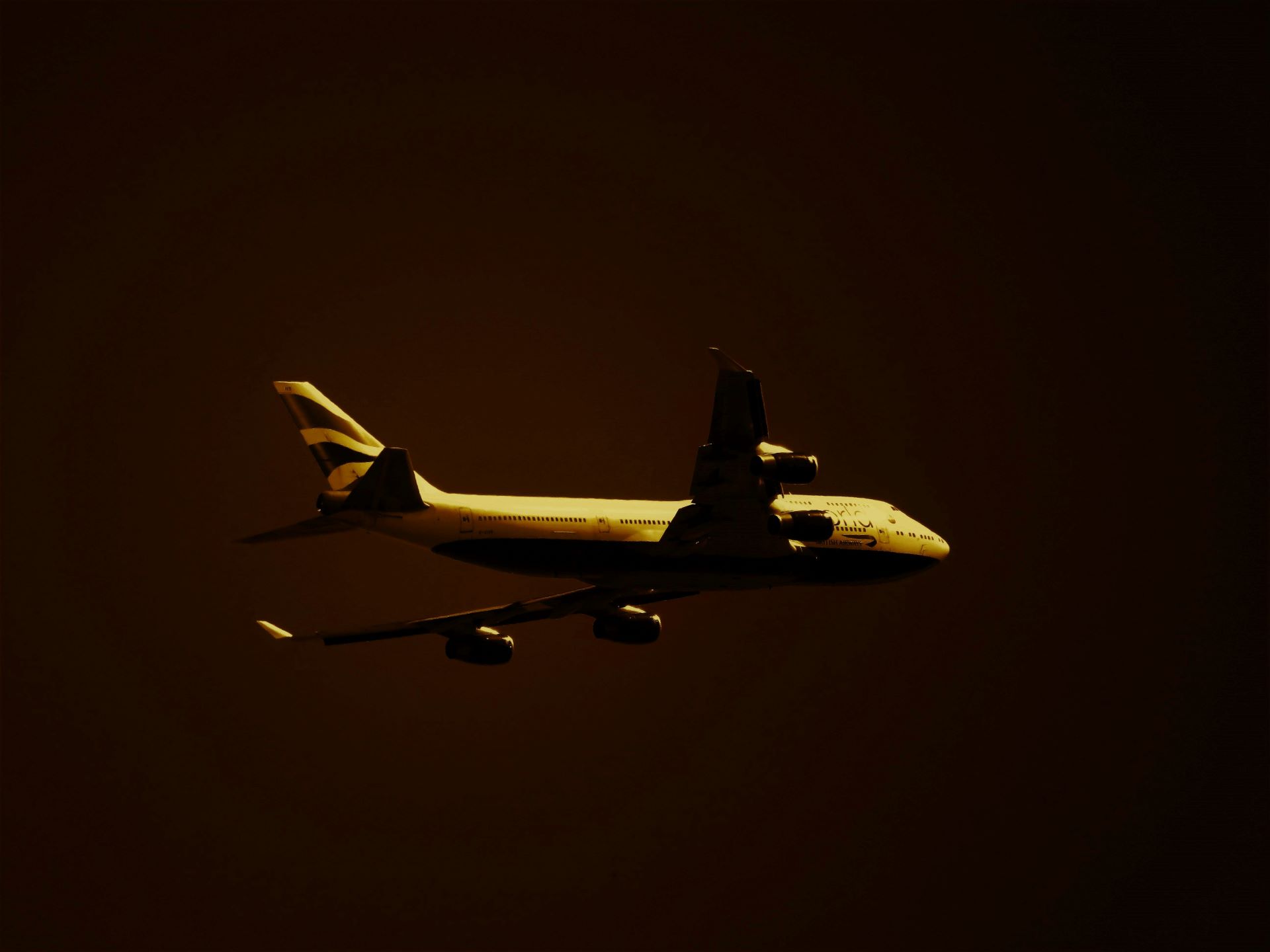 night-flights-city-lights-and-tourisms-skyward-wonders-2