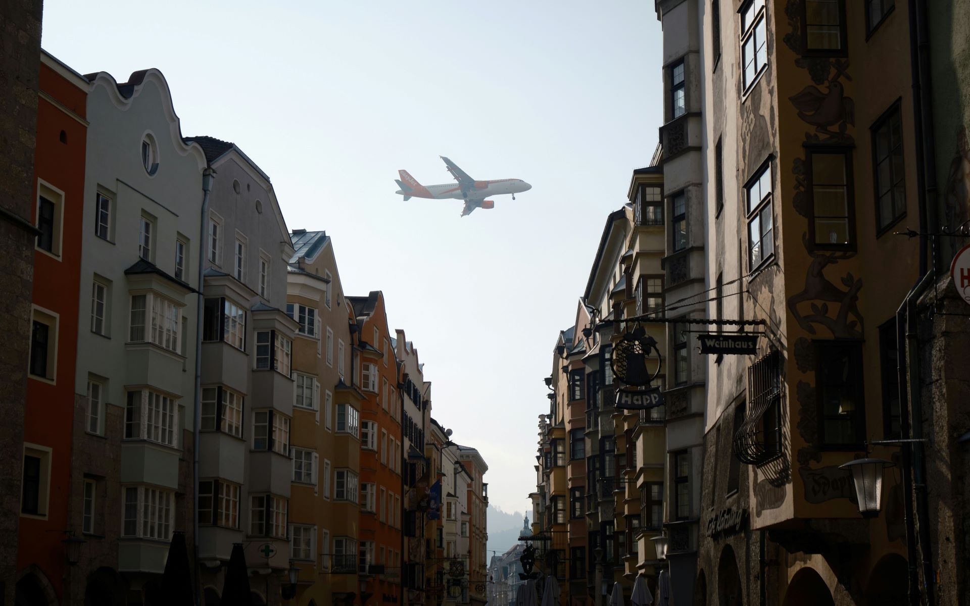 route-strategies-and-tourism-impact-where-airlines-shape-destinations-1.jpg