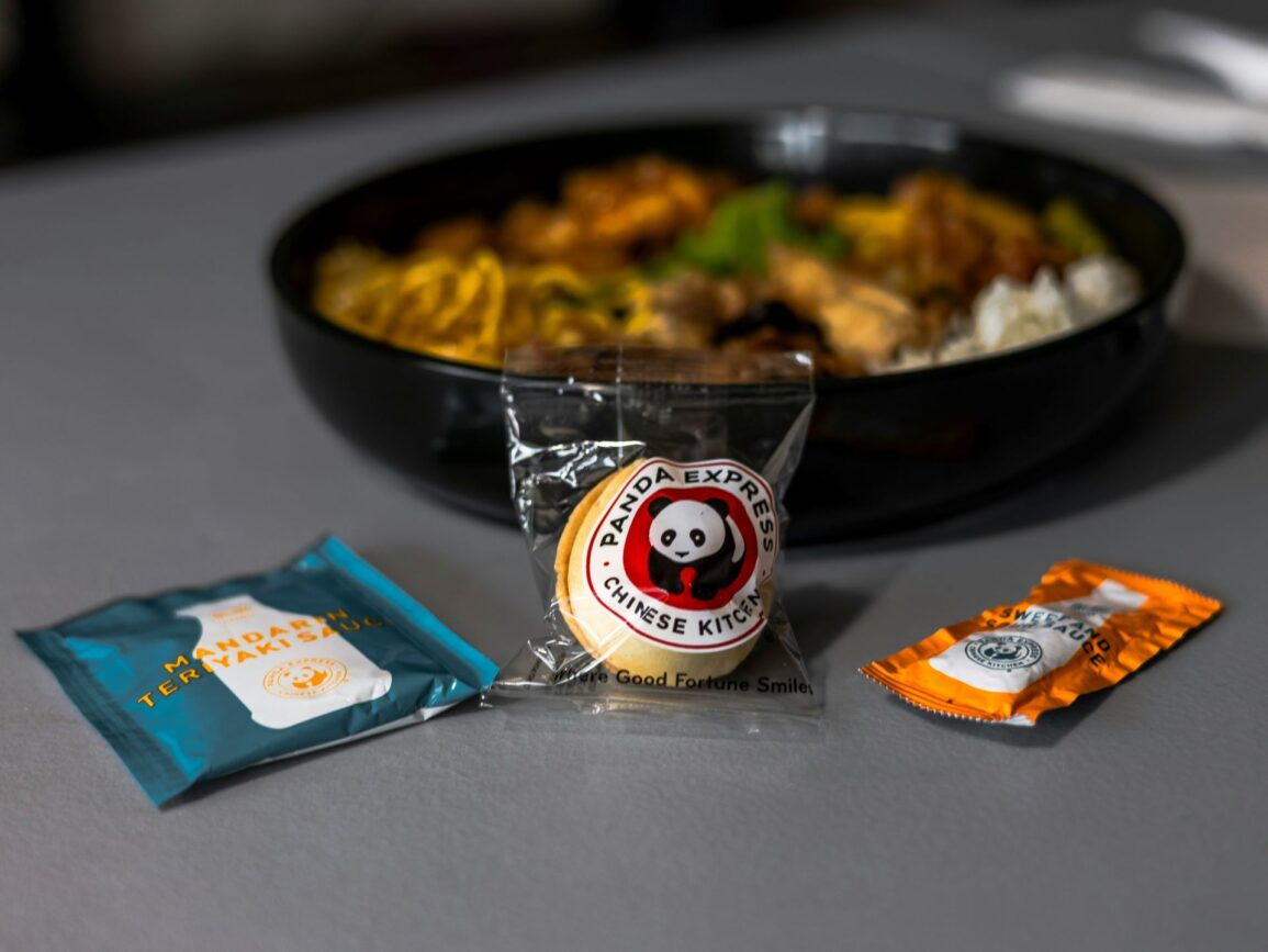 taste-the-world-how-airlines-curate-menus-to-celebrate-their-cultural-roots-2-1155x867.jpg