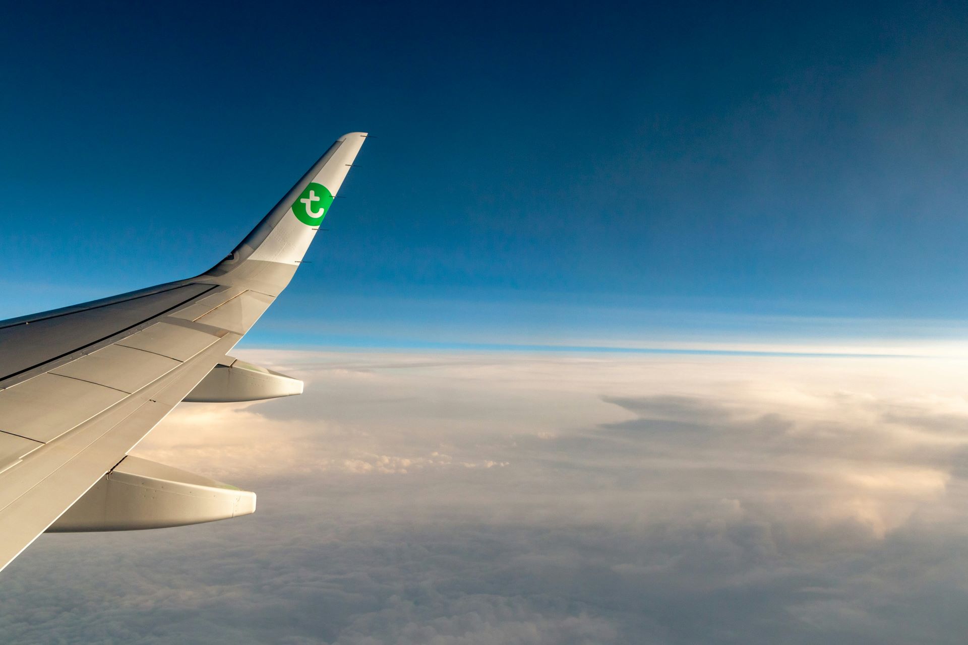 the-carbon-savvy-Tourist-mastering-green-air-travel-2