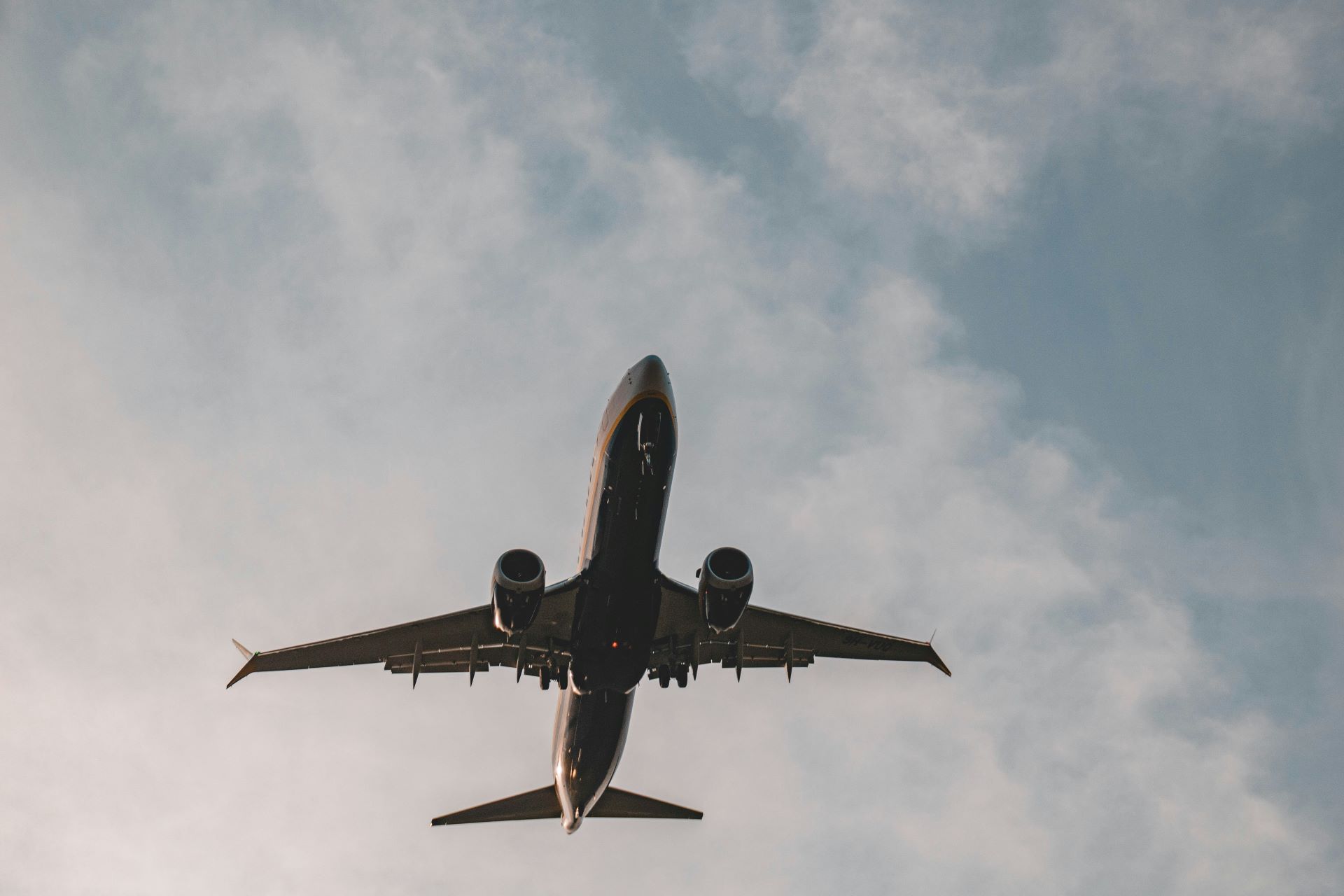 the-evolution-of-air-travel-tourism-from-propellers-to-ultra-long-haul-connections.jpg