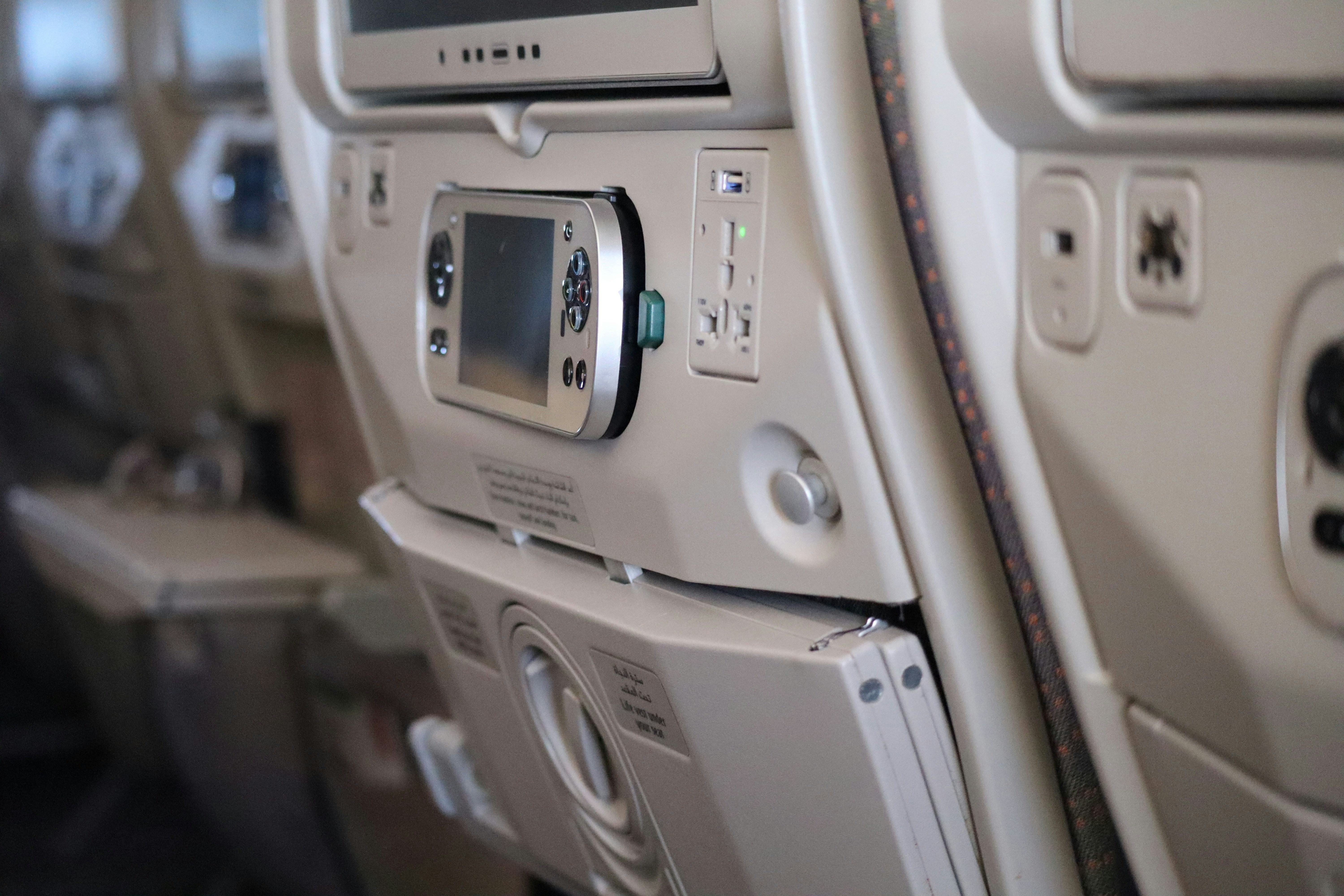 the-evolution-of-in-flight-entertainment-systems-2