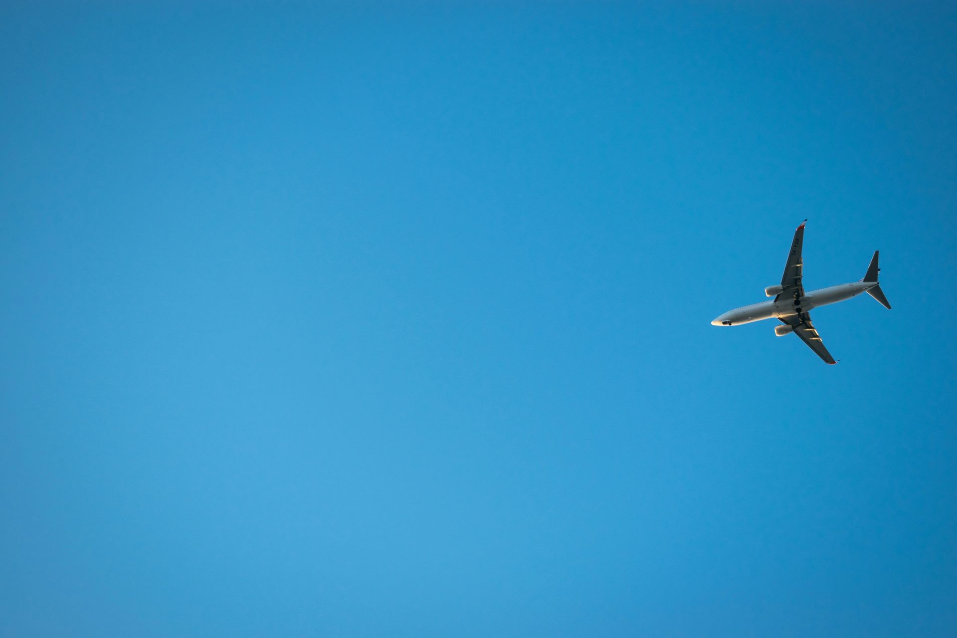 the-future-of-flight-tourism-electric-planes-green-airports-and-sustainable-skies-1.jpg
