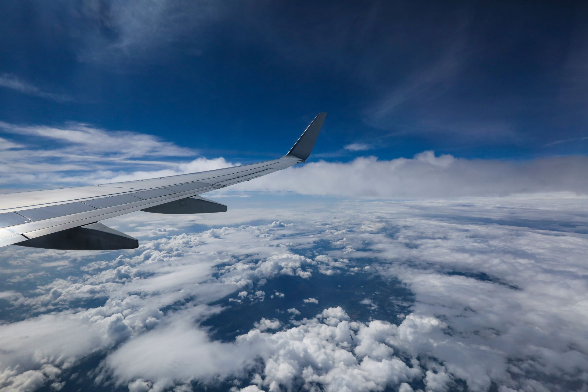 the-psychology-of-flight-why-we-love-to-travel-by-air-2.jpg