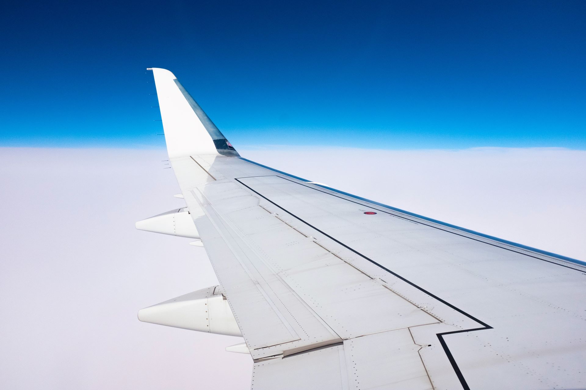 the-view-from-10000-feet-pilots-guides-and-the-quiet-magic-of-scenic-flight-2.jpg