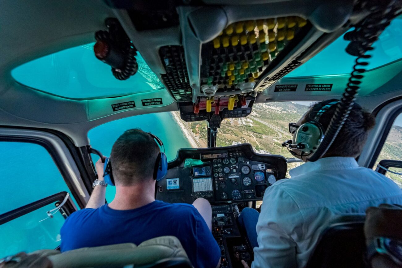 voices-from-30-000-feet-the-hidden-stories-of-airline-crews-around-the-world-1-1300x867.jpg