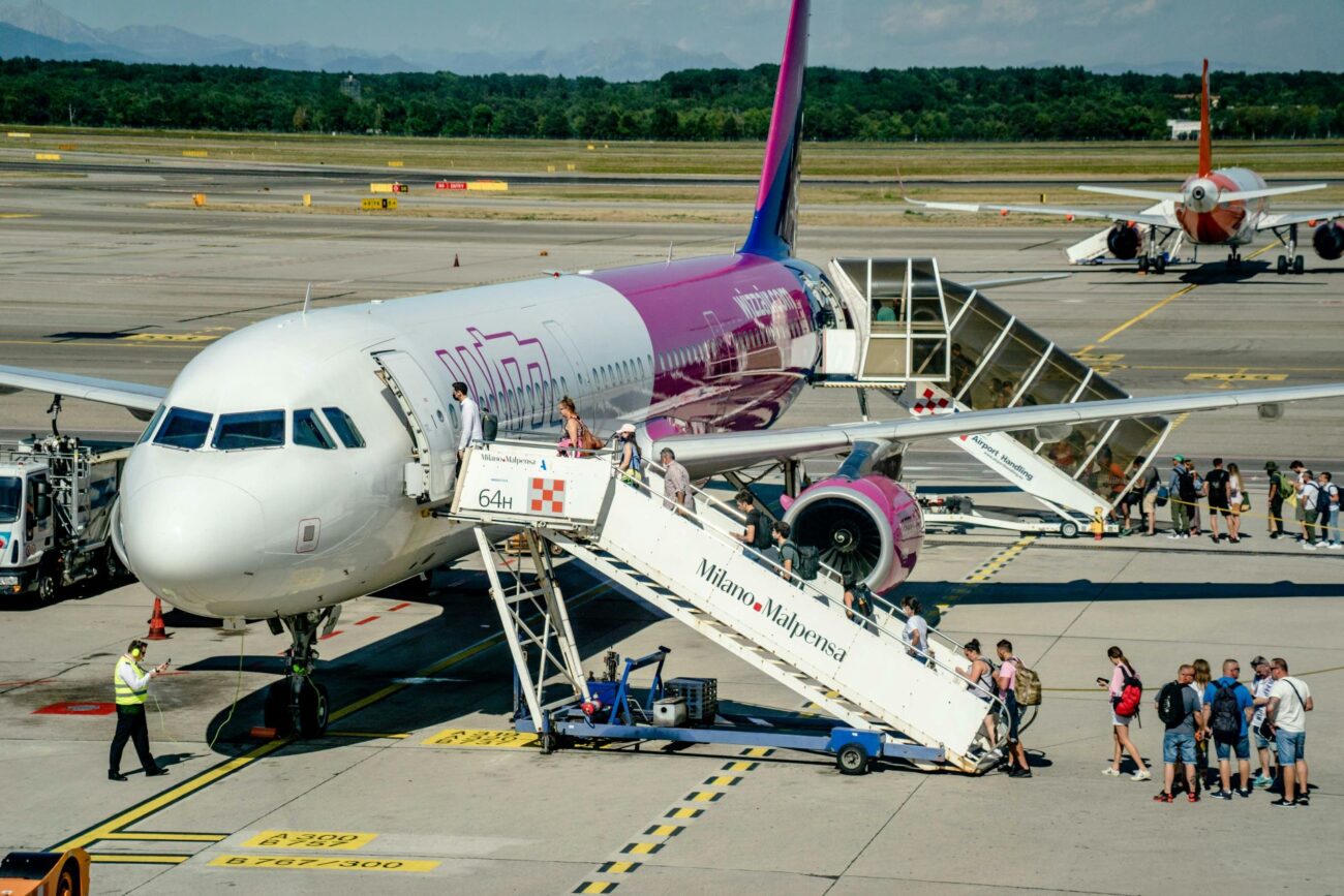 voices-from-30-000-feet-the-hidden-stories-of-airline-crews-around-the-world-2-1300x867.jpg