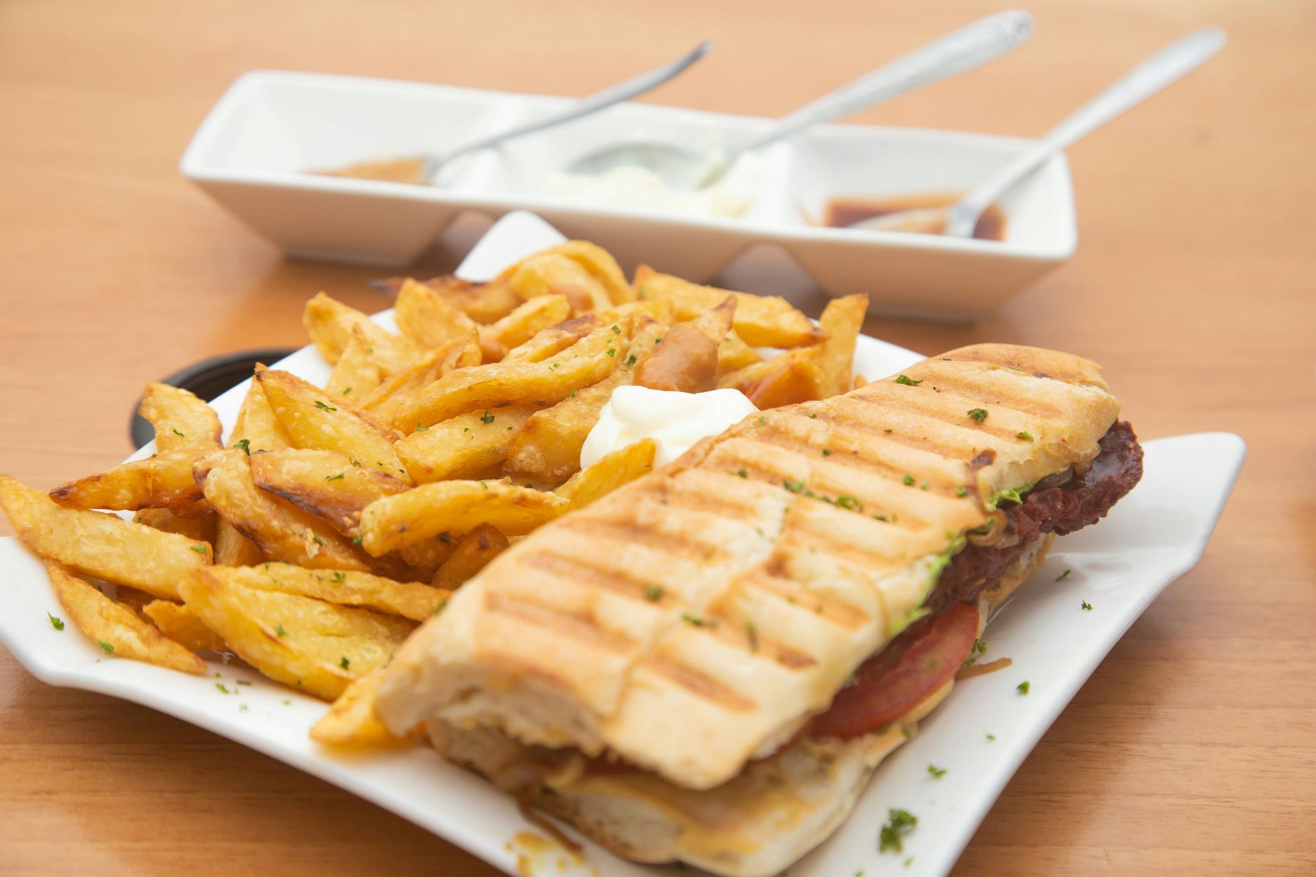 Culinary Journeys at 35,000 Feet: The Elevation of In-Flight Dining